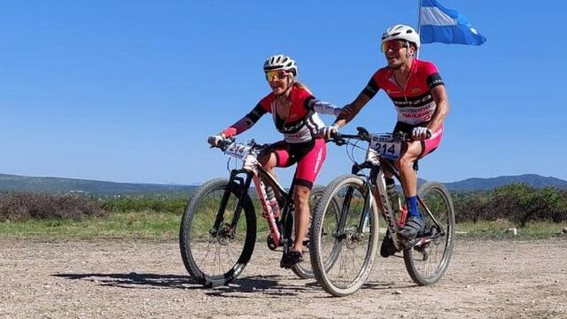 La dupla sanrafaelina de Mountain Bike, integrada por Hugo Jover y Adriana Alos ganaron en la categoría Mixtos Máster C en el Rally de las Altas Cumbres.