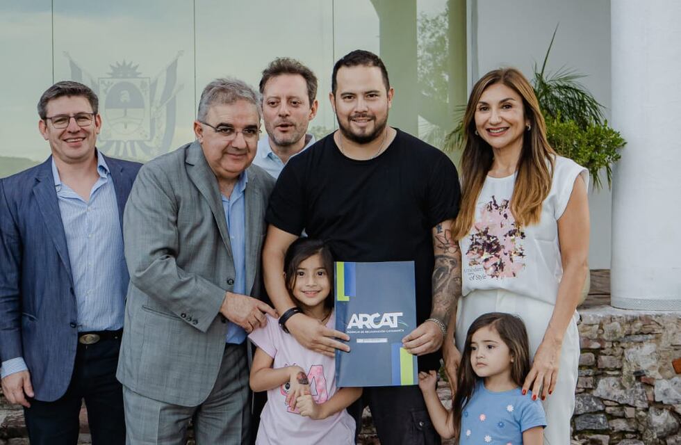 Catamarca entregó 105 escrituras a familias de Capital y del interior