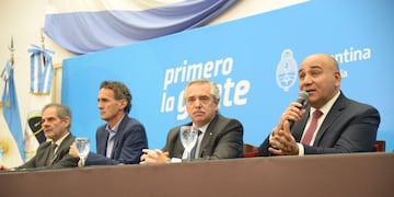 El presidente Fernández y Manzur inauguraron el nuevo edificio de la Facultad de Bioquímica