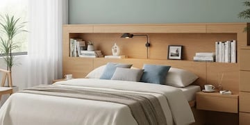 Cambiar de lugar la cama del centro permite liberar metros y sumar soluciones creativas en dormitorios pequeños.