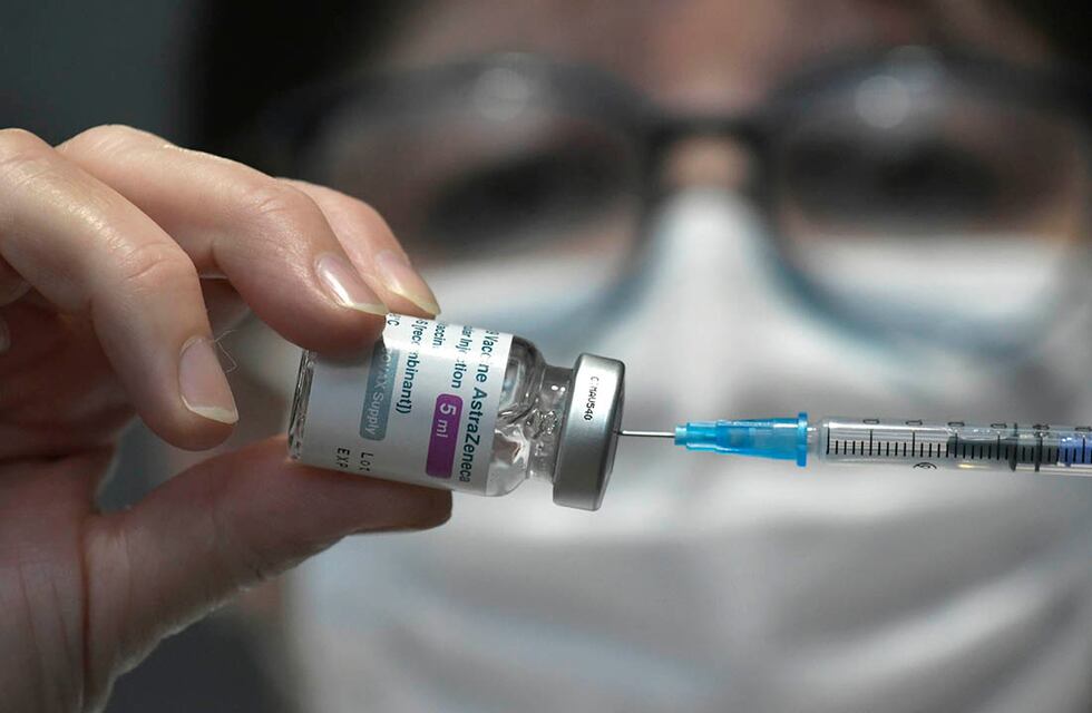 Se demora hasta fin de mayo la llegada de las vacunas de AstraZeneca
