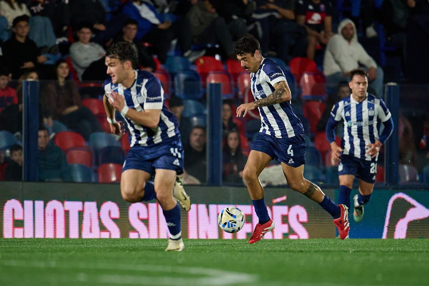 Valentín Depietri y Matías Catalán en el partido de Talleres ante Tigre. (Prensa Talleres)