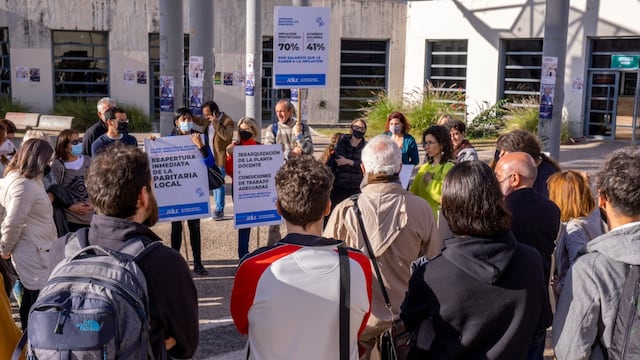 Este miércoles los docentes manifestaron su pedido de recomposición salarail en el Consejo Superior de la UNC.