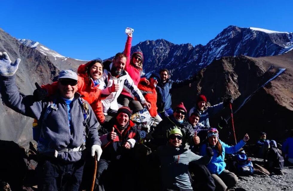 El equipo de montañismo de San Luis hizo cumbre en el cerro Stepanek y el famoso Adolfo Calle