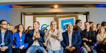 La propuesta busca articular formación, financiamiento y acompañamiento para fortalecer el ecosistema emprendedor.