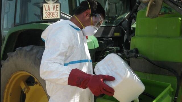 Mezcla de agroquímicos con prácticas mas seguras, una de las alternativas que se proponen a la distancia.