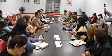 Representantes de todos los bloques políticos componen la comisión de Salud de la Legislatura, que recibió a dirigentes de ATSA Jujuy.