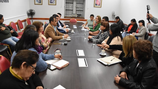 Representantes de todos los bloques políticos componen la comisión de Salud de la Legislatura, que recibió a dirigentes de ATSA Jujuy.