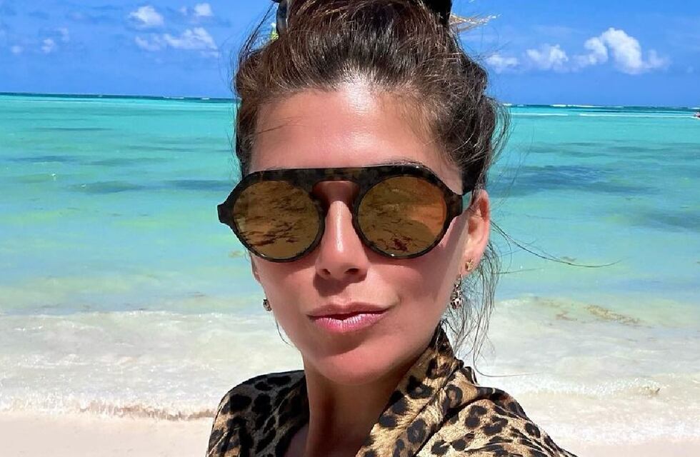 Loly Antoniale, fanática de las tendencias: cuánto valen las exclusivas ojotas que lució en Instagram