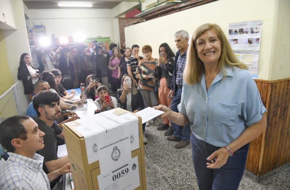 Rosario Romero, candidata a intendenta de Paraná emitió su voto