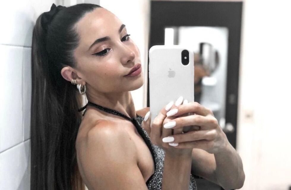 Minifalda, microtop y bucaneras negras: Magui Bravi levantó la temperatura en las redes