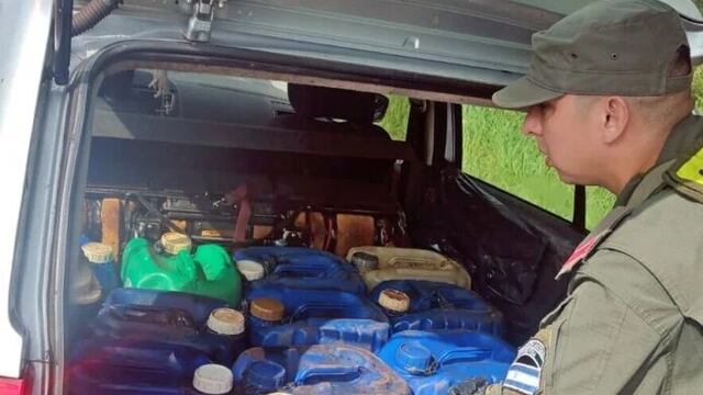 Montecarlo: Gendarmería decomisa 300 Litros de combustible de contrabando.