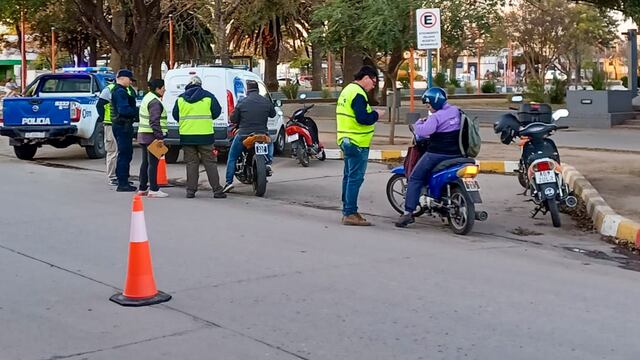 Controles Municipio y Policía y secuestro de vehículos en Arroyito