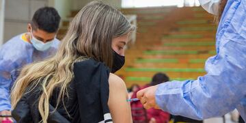 Este viernes se vacuna con primera dosis a menores de 14 y 15 años en Río Grande