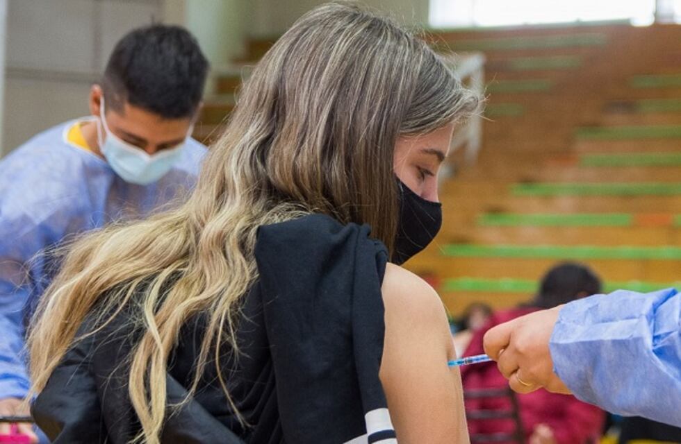 Este viernes se vacuna con primera dosis a menores de 14 y 15 años en Río Grande