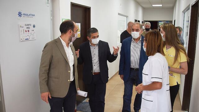 José Thomas recorrió el nuevo laboratorio en General Alvear, para realizar análisis de PCR, junto al intendente Walther Marcolini.