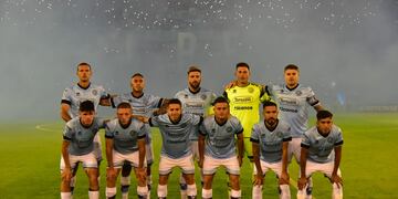 Belgrano, con telón de fondo todo color celeste (Facundo Luque / La Voz).