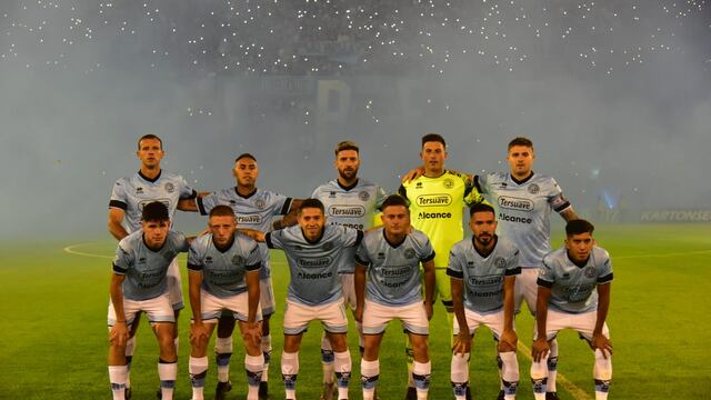 Belgrano, con telón de fondo todo color celeste (Facundo Luque / La Voz).