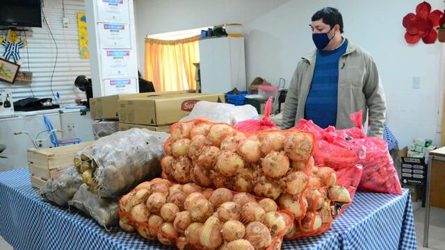Personal de la Municipalidad entregó alimentos a comedores y ollas populares