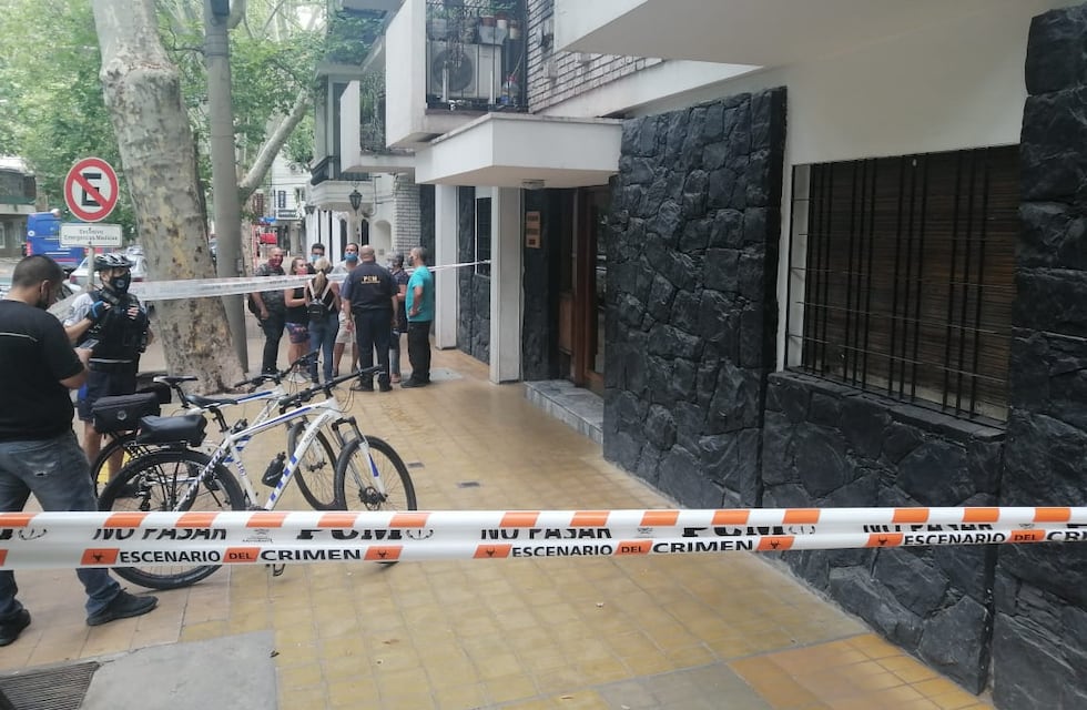 Encontraron a un hombre asesinado en un departamento del Centro