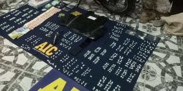 Secuestro de droga, un FAL y celulares