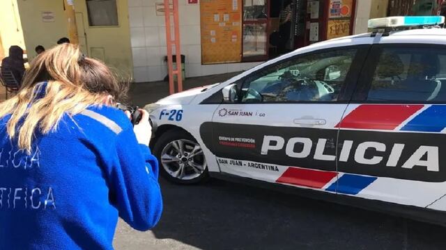 Policía de San Juan. Una nena recibió una descarga desde un poste de luminaria y está viva de milagro. (Imagen ilustrativa)