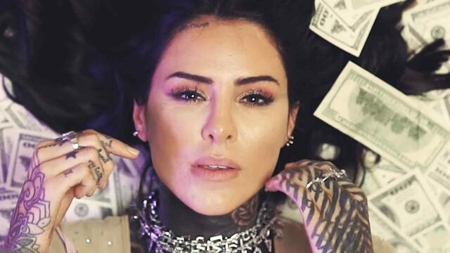 Cande Tinelli posó y enamoró a sus fans con un conjunto en blanco y negro