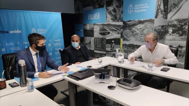 Firmaron un acuerdo para la creación de  una planta de tratamiento y redes cloacales en Simoca.