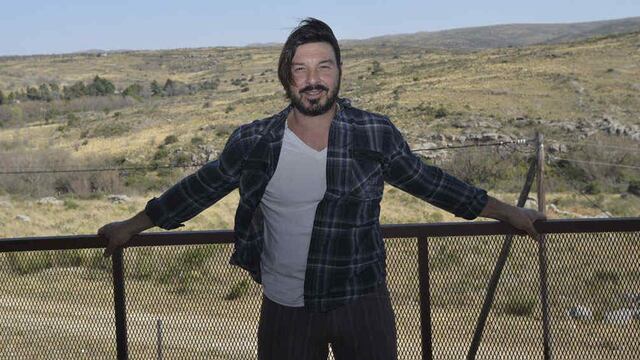 Damián De Santo en su casa de Villa Giardino. (Fotografía de Pedro Castillo).