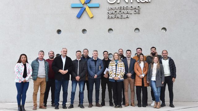 Calvo junto a presidentes comunales en la UNRaf