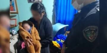 Efectivos policiales reanimaron a un bebé de un mes de vida.