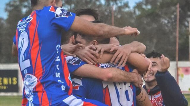 Rosario le ganó a Mataderos por 2 a 1.