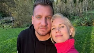 Maxi López junto con su pareja, Daniela Christiansson.