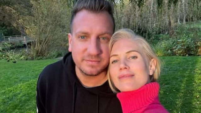 Maxi López junto con su pareja, Daniela Christiansson.