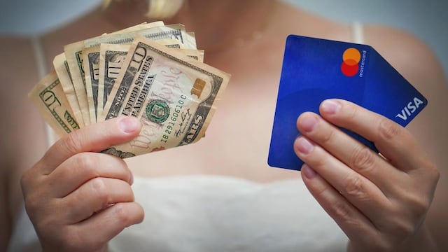 Una página web te calcula cuánto te saldría un producto en dólares con los impuestos agregados.