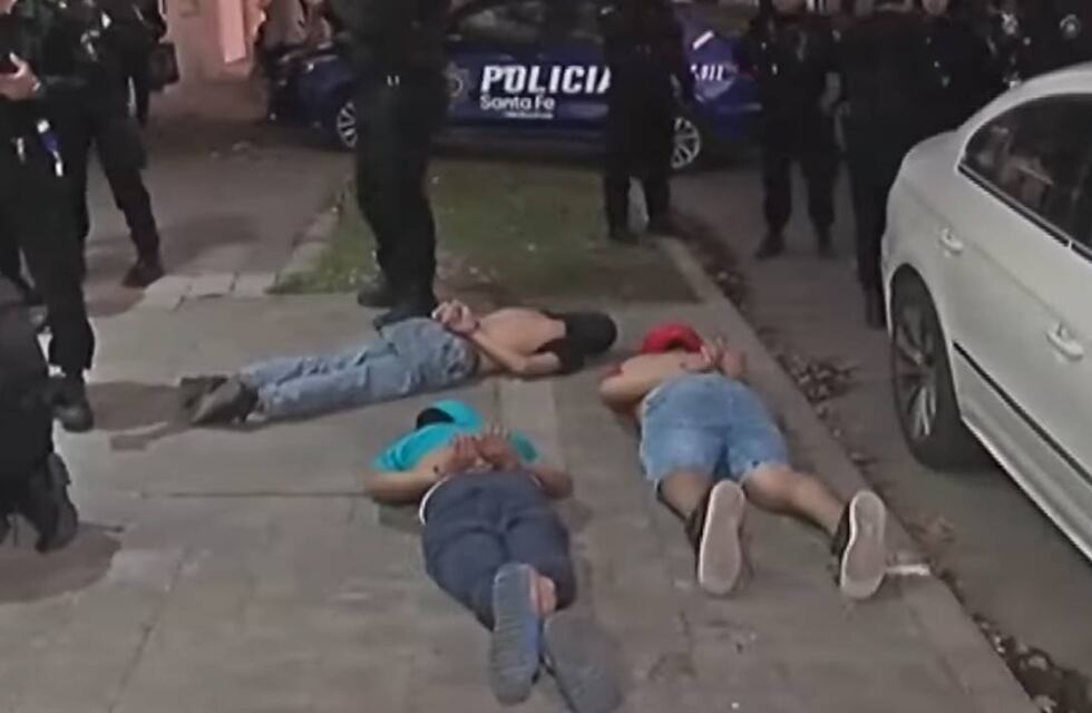 Robo millonario y persecución en Rosario: detienen a tres sospechosos en zona sur