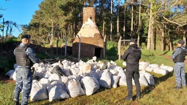 Eldorado: incineran marihuana de contrabando.