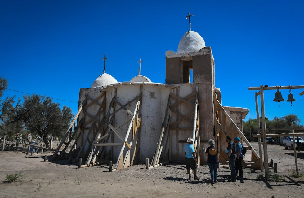 Sigue la restauración de la Capilla del Rosario en Lavalle