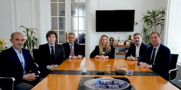 Macri avaló las negociaciones entre el PRO y LLA pero se demora el acuerdo en Buenos Aires (Prensa Nación)