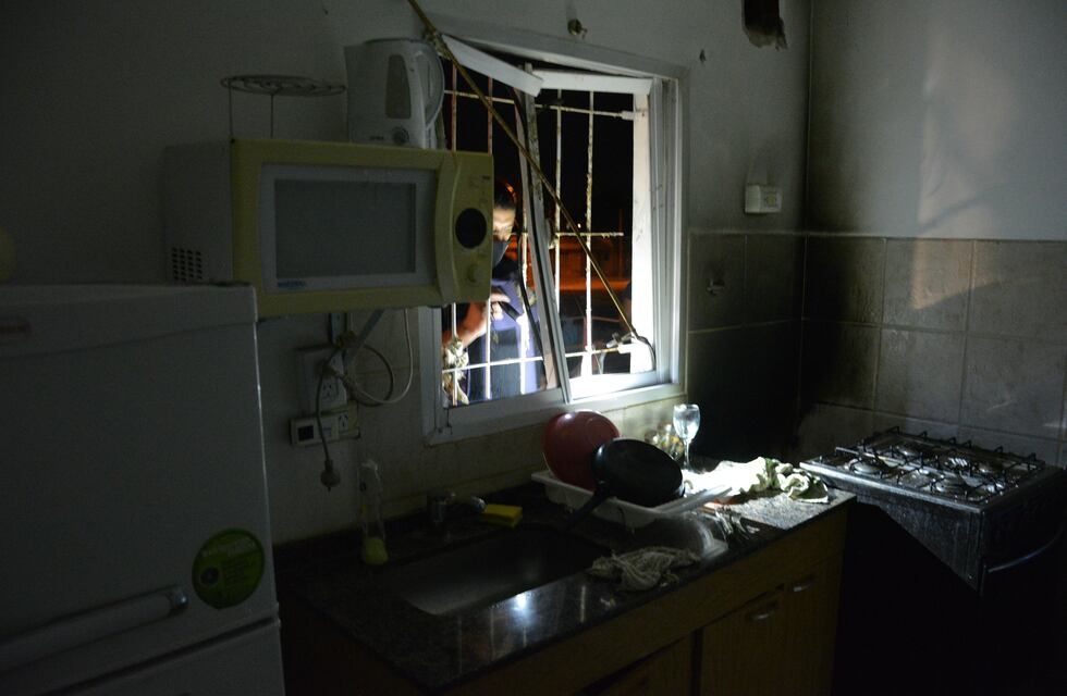 Fuerte explosión en un departamento