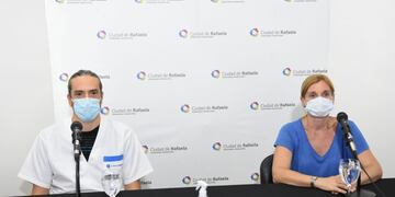 Conferencia de prensa del Dr. Martín Racca (Subsecretario de Salud) y la Dra. Sandra Cappello (del área de infectología)