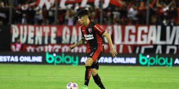 El futbolista de 19 años debutó en Primera División el 26 de abril de 2021.