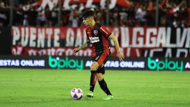 El futbolista de 19 años debutó en Primera División el 26 de abril de 2021.