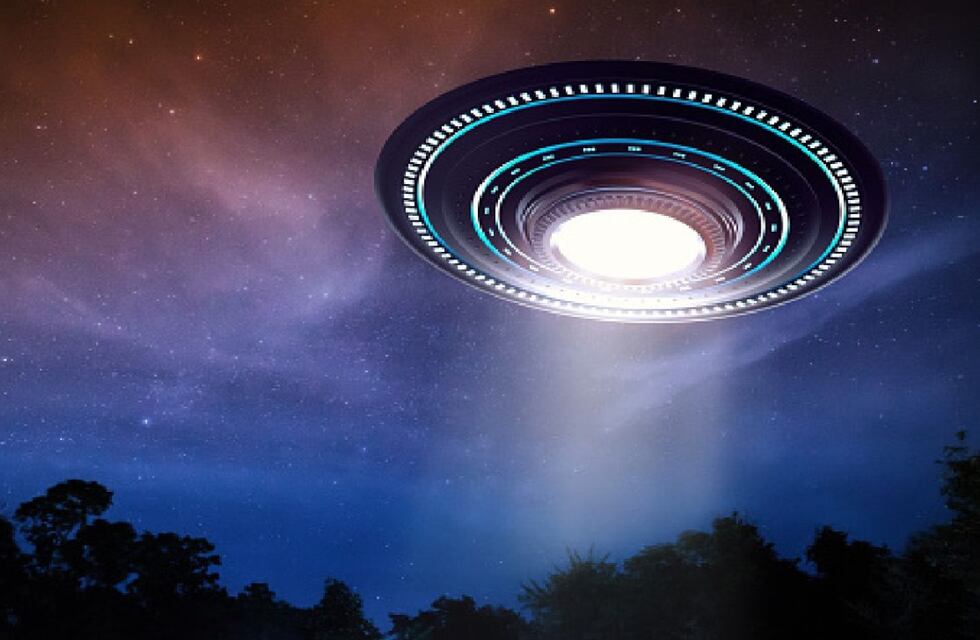 Fue a Los 8 Escalones, contó que caza ovnis en Córdoba y dejó boquiabiertos a todos su testimonio