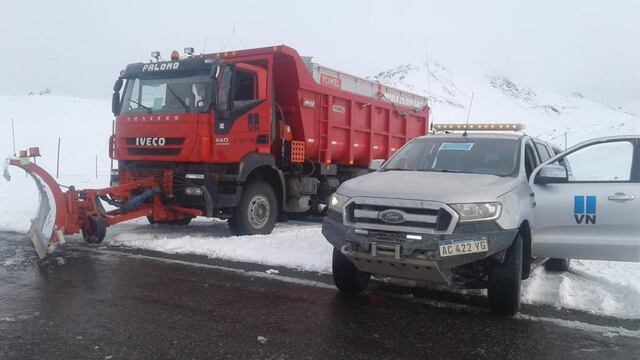 Vialidad Nacional trabaja en el despeje del cruce internacional en Malargüe.
