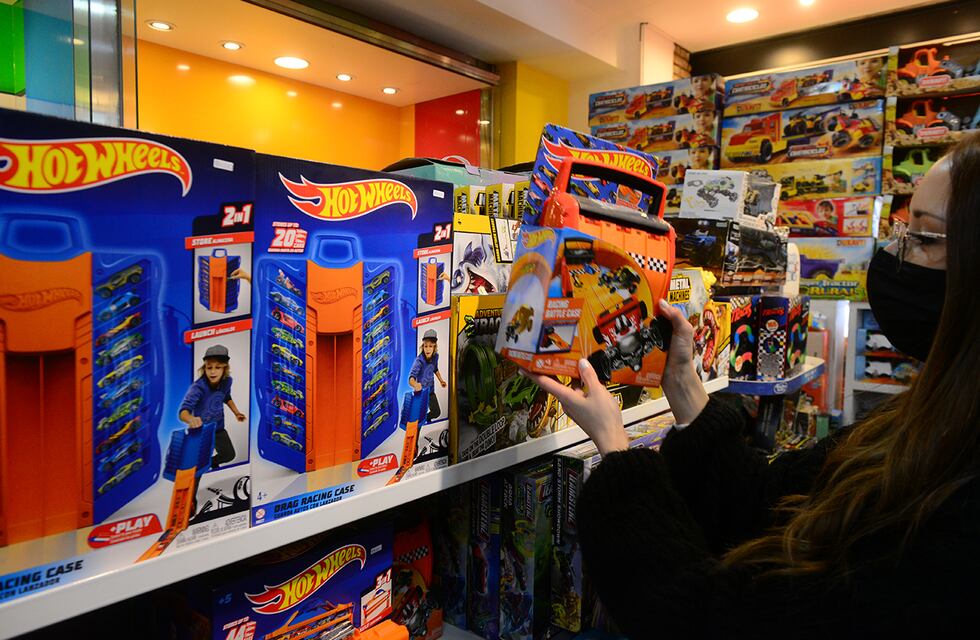 Día de la Niñez en Córdoba: el precio de los juguetes y cuál es la expectativa de ventas