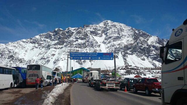 ¿Se podrá cruzar a Chile en auto desde Mendoza por el Paso Cristo Redentor este fin de semana? (Foto de Twitter @UPFronterizos).