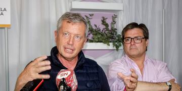 Emilio Monzó hizo campaña en Azul Foto: Héctor García