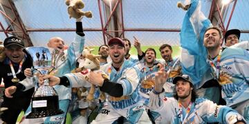 Las selecciones argentinas de hockey roller se lucieron con podios en el último Sudamericano de Deportes sobre ruedas.