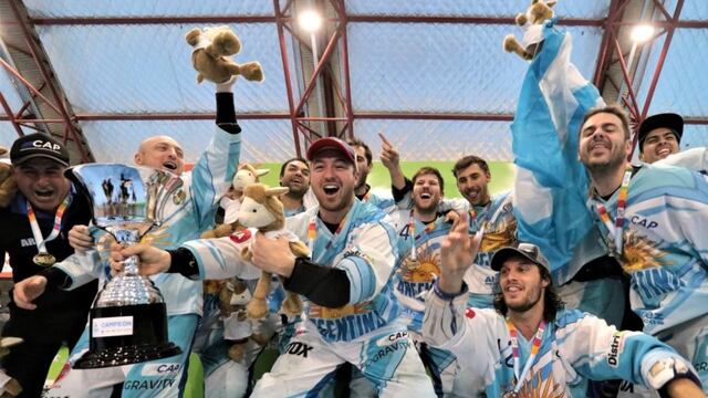 Las selecciones argentinas de hockey roller se lucieron con podios en el último Sudamericano de Deportes sobre ruedas.